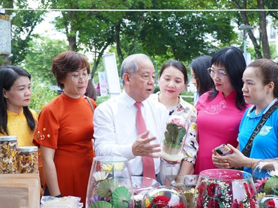 Phụ nữ với hành trình khởi nghiệp xanh và chuyển đổi số