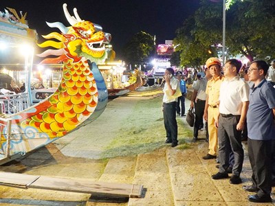 Kiểm tra, chấn chỉnh hoạt động Ca Huế trên sông Hương