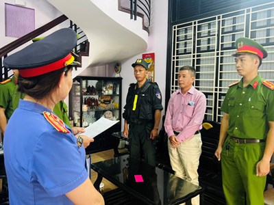 Khởi tố 3 nguyên cán bộ của CDC Thừa Thiên Huế chiếm đoạt hơn 1,1 tỉ đồng 