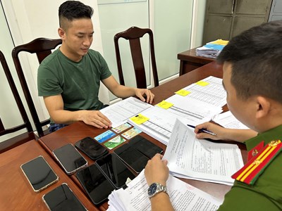 Phá đường dây cá độ bóng đá qua mạng internet hơn 98 tỉ đồng