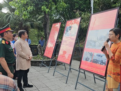 Triển lãm chuyên đề “77 năm - Trọn vẹn nghĩa tình” 