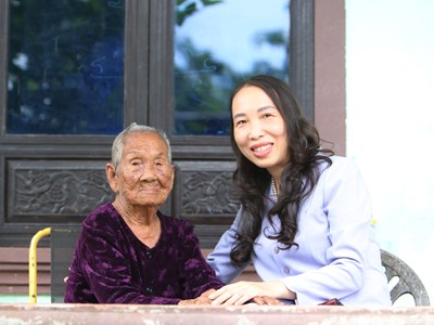 Chăm sóc, phụng dưỡng các  Mẹ Việt Nam Anh hùng