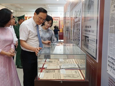  Trưng bày gần 150 tư liệu, hình ảnh Chủ tịch Hồ Chí Minh trên báo chí cách mạng Việt Nam