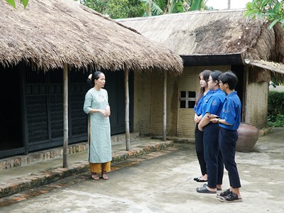Bài 2: Lan tỏa những giá trị di sản về Chủ tịch Hồ Chí Minh