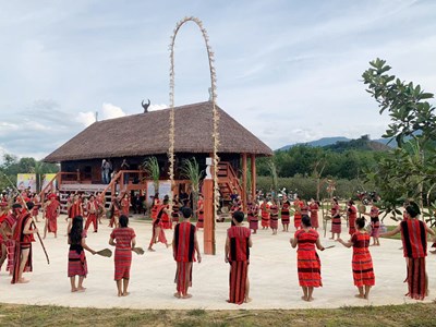 Trải nghiệm văn hóa vùng cao ở Làng văn hóa truyền thống các dân tộc huyện A Lưới