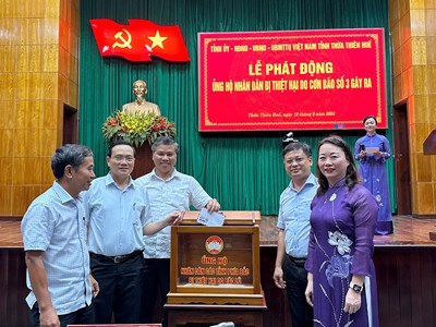 Các tổ chức, cá nhân ở Thừa Thiên Huế đóng góp hỗ trợ đồng bào miền Bắc