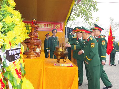 Truy điệu và an táng 11 hài cốt liệt sĩ được tìm thấy ở Hướng Hóa