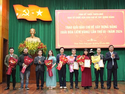  32 tác phẩm đoạt giải Báo chí về xây dựng Đảng tỉnh Thừa Thiên Huế 