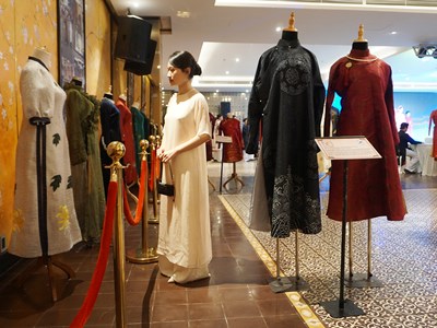 Xây dựng lược phát triển công nghiệp văn hóa gắn với di sản