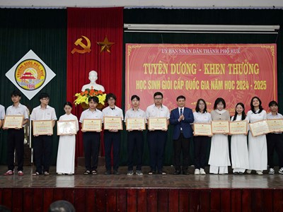 Huế: Khen thưởng 85 học sinh đoạt giải ở kỳ thi Học sinh giỏi quốc gia 