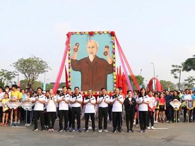 Thành phố Huế: Gần 1.800 người tham gia Ngày chạy Olympic vì sức khỏe toàn dân 