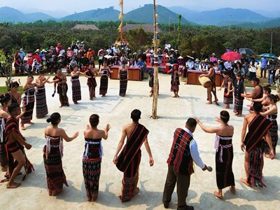 Rộn ràng Ngày hội “Sắc xuân vùng cao A Lưới” 