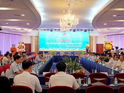 Báo chí đồng hành với quê hương, đất nước