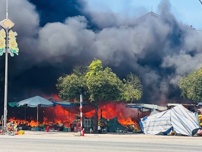 Thành phố Huế: Nhanh chóng dập lửa vụ cháy ở chợ An Lỗ