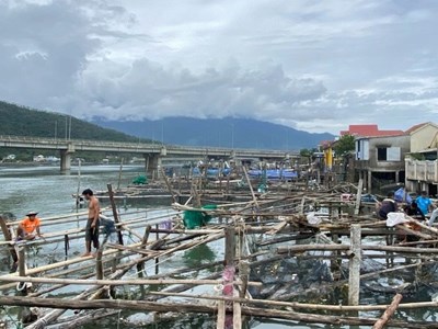 Một ngư dân tử vong nghi do giật điện khi sửa thuyền