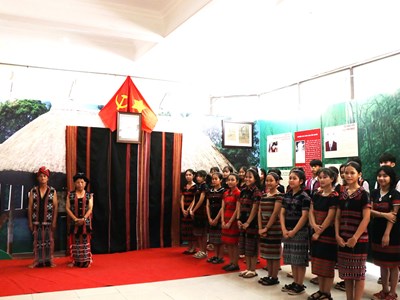 Tái hiện nghi lễ đặt tên theo họ Hồ của đồng bào vùng cao A Lưới