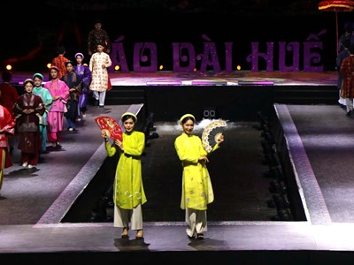 Đặc sắc Đêm hội Áo dài Huế 