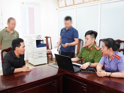 Dùng dao sát hại 3 người trong nhà vợ cũ rồi đến trụ sở công an đầu thú