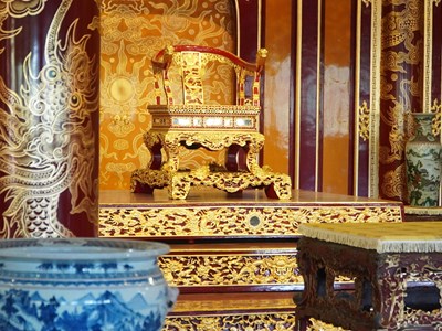 Xây dựng kế hoạch phục chế Ngai vua triều Nguyễn trước ngày 20.6