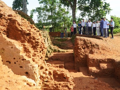 Tháp đôi Liễu Cốc là di tích Chăm Pa độc đáo ở Việt Nam