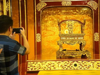 Bộ VHTTDL lưu ý Kế hoạch phục chế bảo vật quốc gia Ngai vua triều Nguyễn