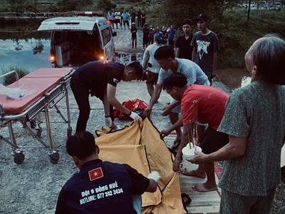 Người đàn ông nhảy xuống hồ cứu trẻ đuối nước và tử vong thương tâm