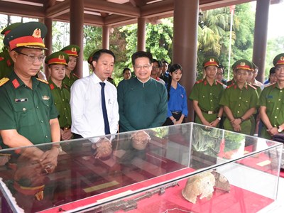 Trưng bày chuyên đề “Ký ức thời hoa lửa” tại di tích Chín Hầm