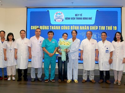 Bệnh viện Trung ương Huế ghép tim xuyên Việt thành công cho bệnh nhân lớn tuổi