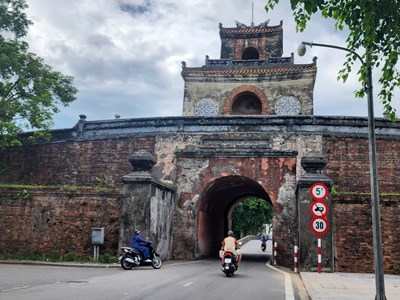 Đặt biển tốc độ tối đa 30km/h ở Kinh thành Huế là do không nghiên cứu kỹ