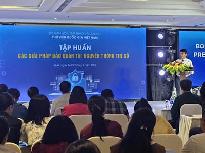 Tập huấn bảo quản tài nguyên thông tin số cho cán bộ thư viện