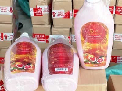 Huế: Khởi tố 3 đối tượng sản xuất dầu gội giả thương hiệu độc quyền