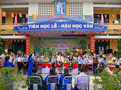 “Đêm hội trăng rằm” ấm áp tại vùng biên giới