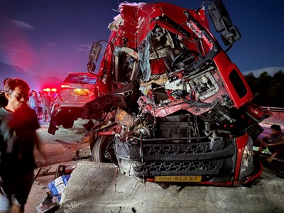 Tai nạn liên hoàn trên cao tốc La Sơn - Túy Loan, 4 người thương vong