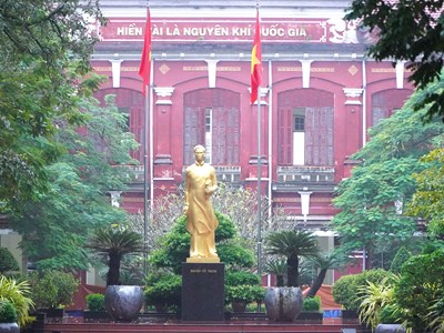 Hiệu trưởng Trường Quốc Học Huế căn dặn gì với Lê Quang Duy Khoa?