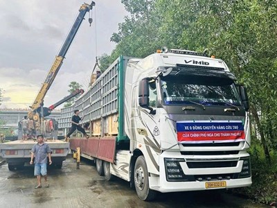 TP. Huế tiếp nhận lô hàng viện trợ của Nga giúp người dân bị ảnh hưởng mưa lũ