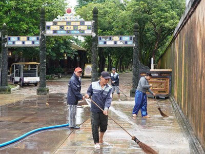 Huế khẩn trương khắc phục mưa lũ, di tích mở cửa đón khách trở lại