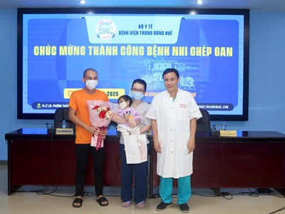 Ghép gan thành công cứu sống cháu bé 2 tuổi bị teo đường mật bẩm sinh