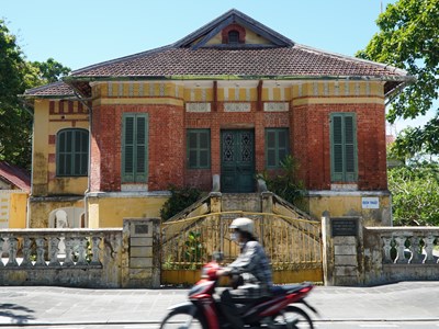 Huế: Vì sao chưa thể di dời biệt thự cổ từng được “thần đèn” khảo sát?
