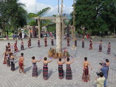 Bảo tồn và phát huy bản sắc văn hóa, thúc đẩy phát triển du lịch ở xã A Lưới 2