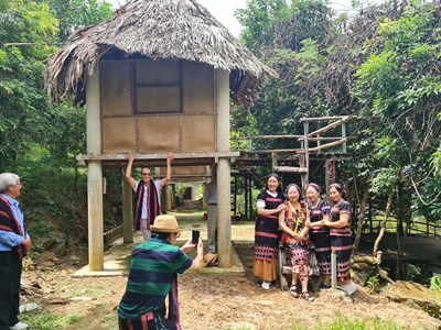 Khai thác tiềm năng để phát triển du lịch cộng đồng Hồng Hạ 