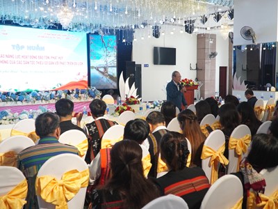 Tập huấn nâng cao năng lực bảo tồn lễ hội gắn với phát triển du lịch cho đồng bào Pa Cô