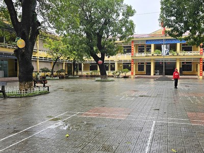 Khẩn trương làm rõ nguyên nhân khiến nhiều học sinh lớp 2 bị nôn sau giờ ăn