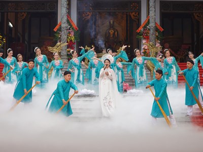 Đặt văn hóa vào trung tâm chiến lược phát triển đất nước