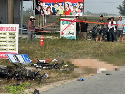 Xe tải va chạm với nhiều xe máy gần trường học khiến 2 người thiệt mạng 