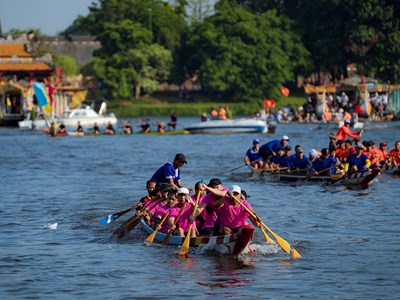 TP. Huế siết chặt quản lý lễ hội, kiên quyết chấm dứt đua ghe “chui” đầu xuân
