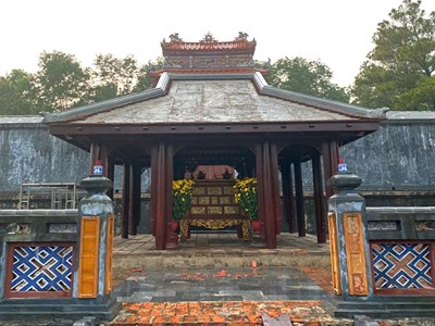 Tháo dỡ “công trình lạ” tại di tích lăng mộ Hoàng Thái hậu Từ Dụ