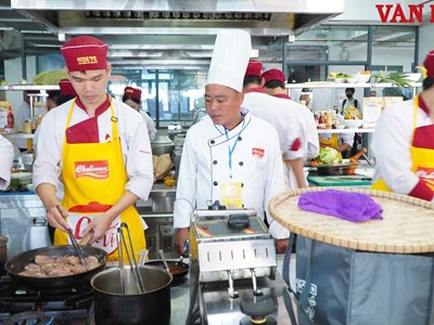 Hướng nghiệp sớm, gắn đào tạo nghề du lịch với thị trường 