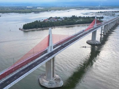 Cầu vượt cửa biển dài nhất miền Trung sẽ thông xe kỹ thuật dịp lễ 30.4