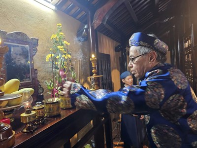 Tri ân “ông tổ” ca Huế Ưng Bình Thúc Giạ Thị