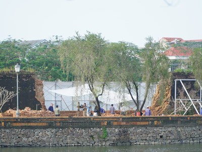 Vì sao việc khắc phục sự cố sập đoạn tường Hoàng thành Huế bị chậm?